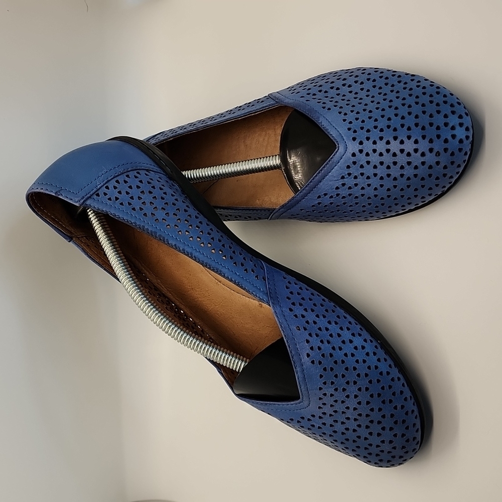 Dansko Neely Laser Cut Flats Napa Blue sz 39 9